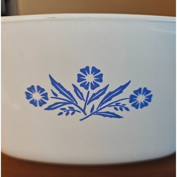 Vintage Corning Ware Blue Cornflower 2.5 Qt. Casserole Dish - Picture 5 of 5